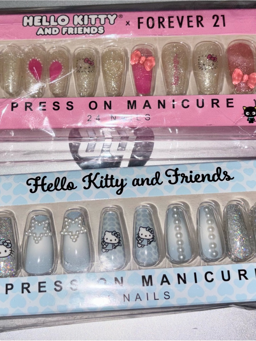 🩷🤍 Hello Kitty Press On Nails - Bundle of Pink and Blue - Forever 21 Exclusive - Picture 2 of 8